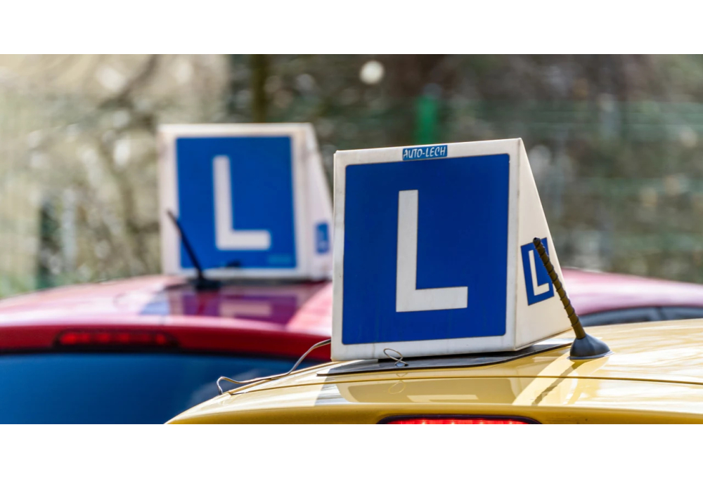 Obowiązki i ograniczenia dla młodego kierowcy